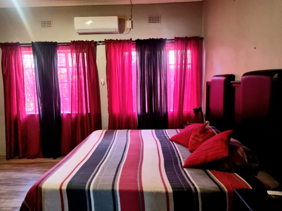 3 Bedroom Property for Sale in Heuwelsig Northern Cape